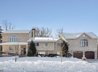 21 Sandra Cir, Westfield Town, NJ 07090