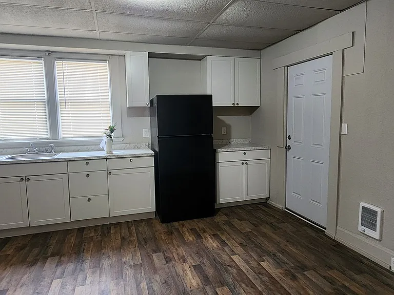 1854 West College Avenue — Photo 3