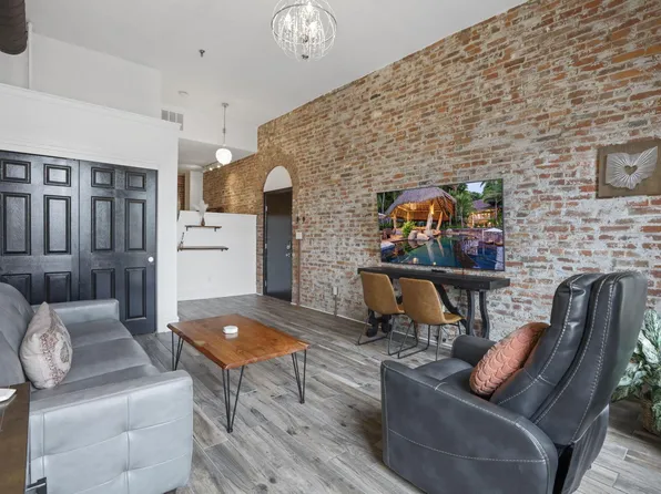 51 W Blenkner St #201, Columbus, OH 43215