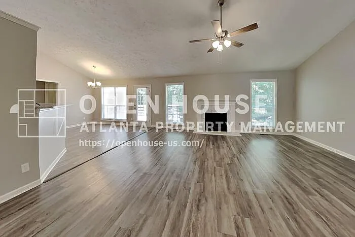 3 bed, 2.0 bath, 2008 sqft, $2,340 — Photo 3