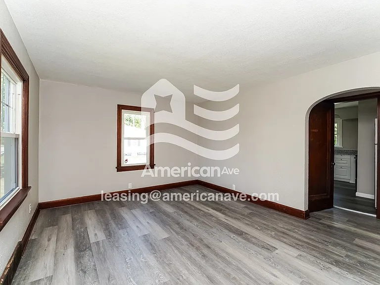 1509426_004_living_room_5.jpg