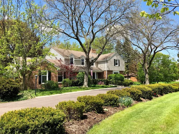 544 Rob Roy Ct, Inverness, IL 60067