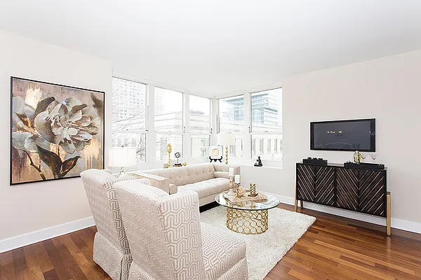 Sold by Nestseekers | media 8