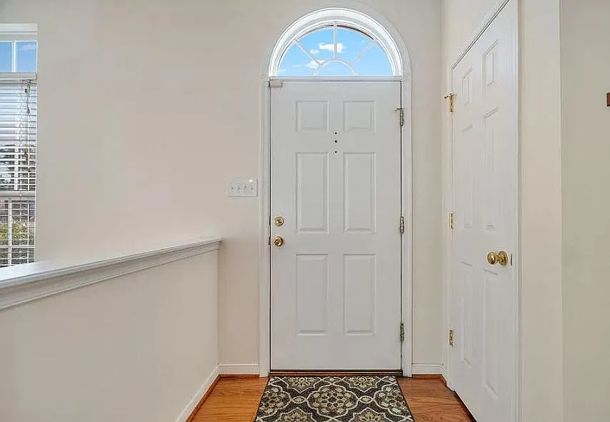3 bed, 2.5 bath, 1848 sqft, $2,595 — Photo 2