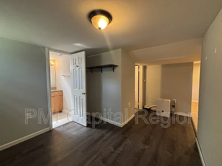 4706 Red Fox Rd — Photo 18