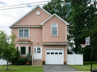 67 Grand St, Iselin, NJ 08830