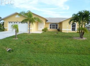 915 SE 31st Ln, Cape Coral, FL 33904