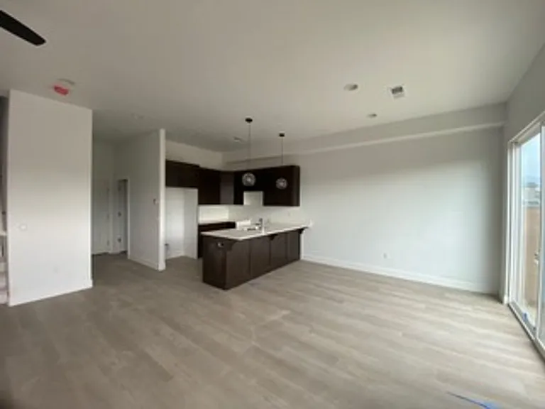 2720 E Rain Tree St — Photo 2