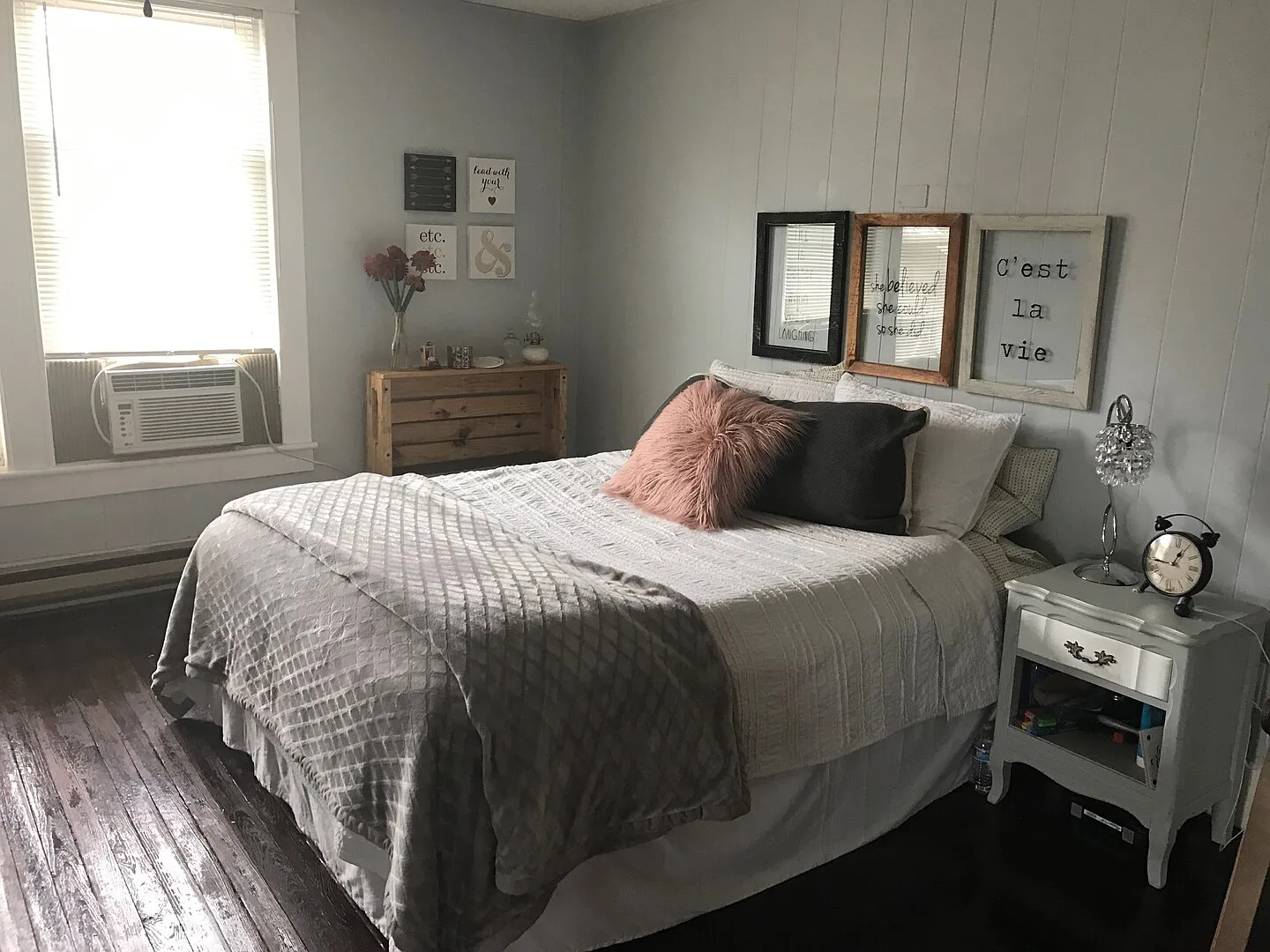 Furnished 1 bedroom upstairs apt. East Nashville 3 mi from downtown — Photo 4