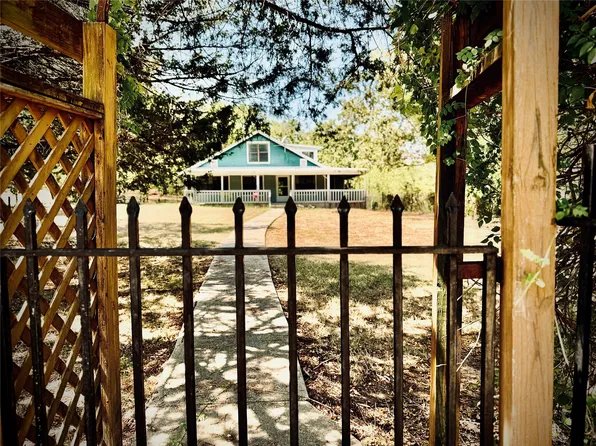 491 Stagecoach Trl, Denison, TX 75021