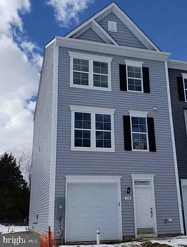 130 Metcalf Ter Photo 1