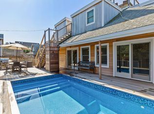 26 Champlain St, Ocean Beach, NY 11770