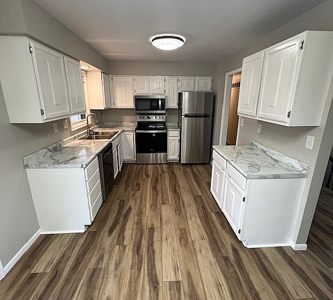 4th image of 7117 Yosemite Dr