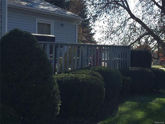 4th image of 60407 Lamplighter Dr