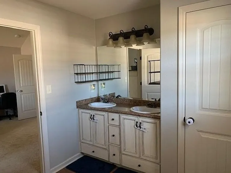 4710 Custer Dr — Photo 10