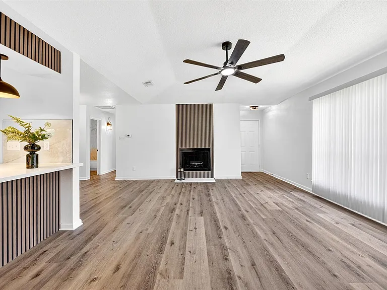 8618 Van Hut Ln — Photo 9
