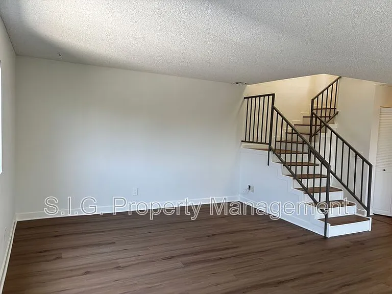 627 Orange Grove Ave #1 — Photo 4