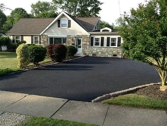 203 Luff Ln photo 1