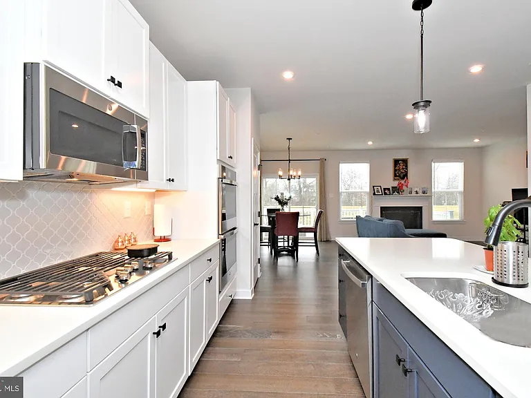 500 Sterling Dr — Photo 9