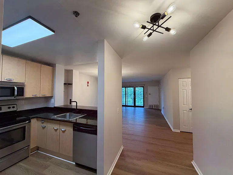 2 Leverington Ave #28 — Photo 19