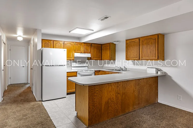 3 bed, 1.5 bath, 1120 sqft, $1,550 — Photo 1