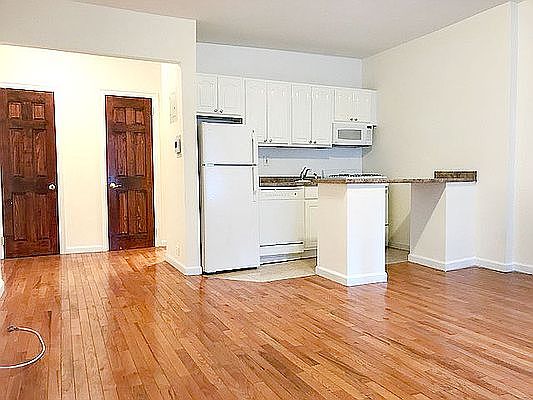 1st image of 235 E 39th St APT 1F