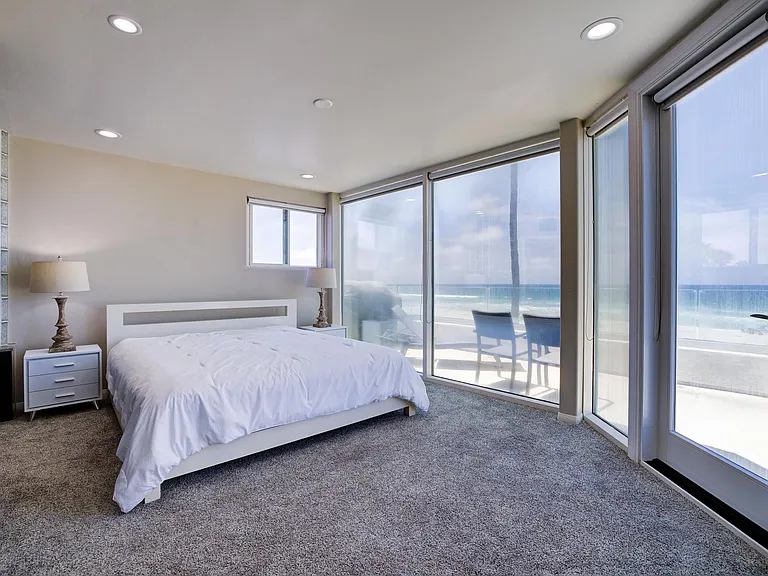2911 Ocean Front Walk — Photo 12