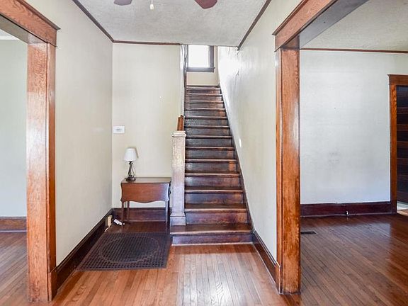 3rd image of 217 6th St NW