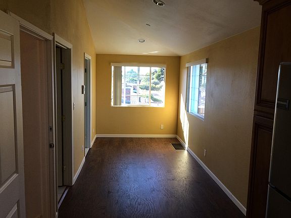 2nd image of 2633 Holland St