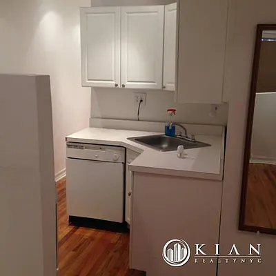 Rented by Kian Realty | media 14