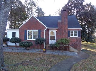 202 Wake Dr, Winston Salem, NC 27106