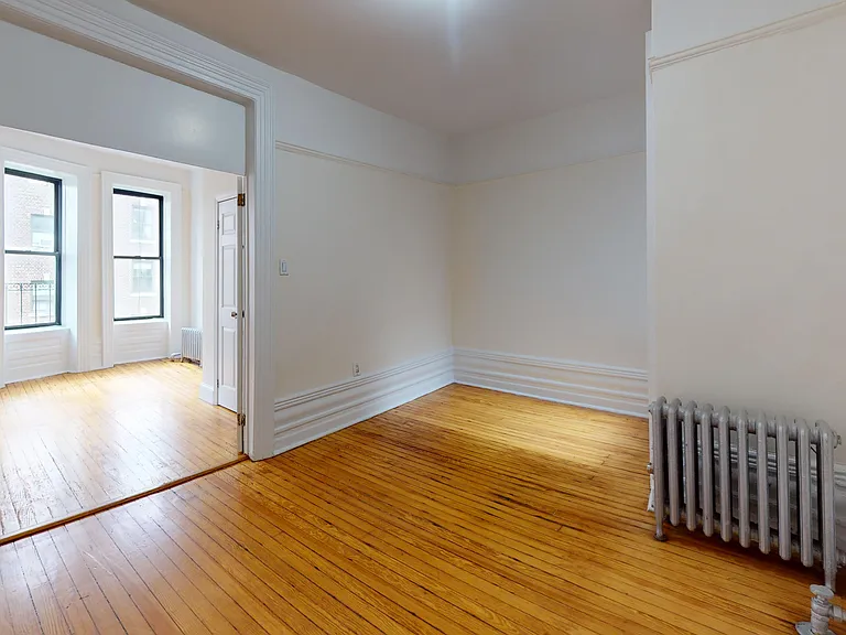 229 E 12th St #65 — Photo 9
