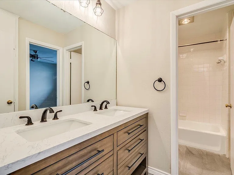 1411 Norwalk Ln #207 — Photo 10