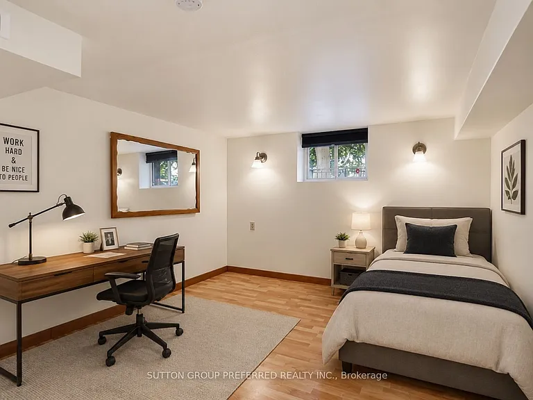 385 Avondale Rd — Photo 17