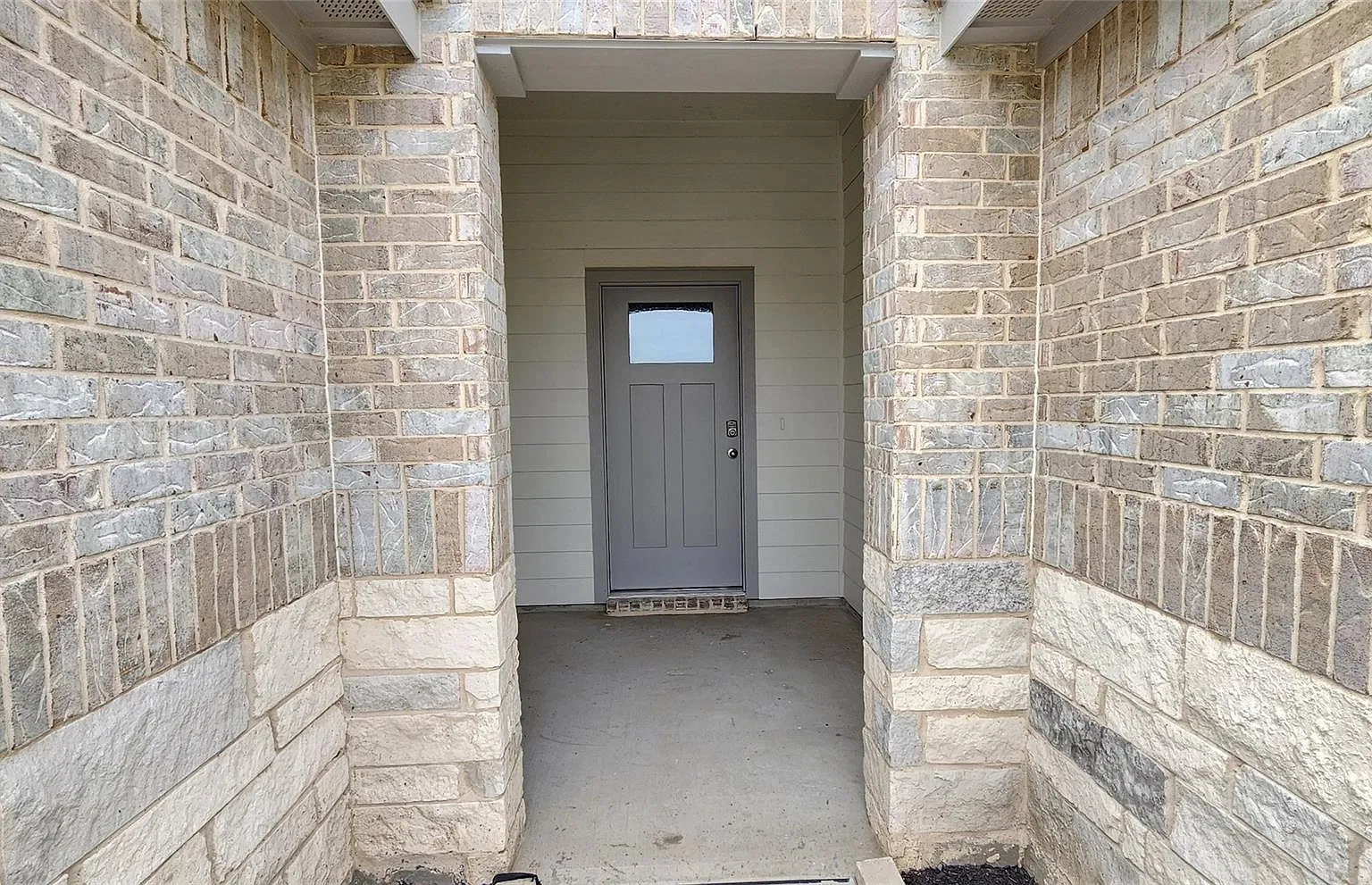 4 bed, 1784 sqft, $2,240 — Photo 4
