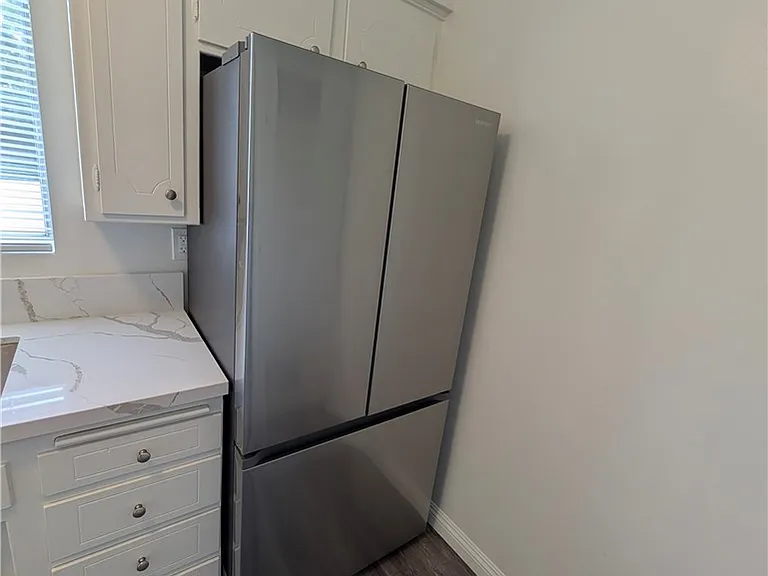 589 Fairview Ave — Photo 14
