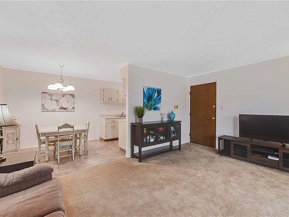 5th image of 16500 Heather Ln #S202