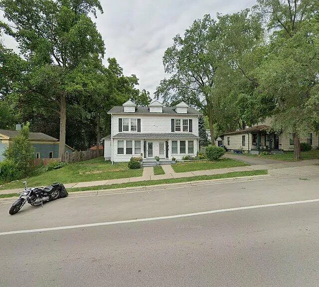 201 E Cross St #1 — Photo 2