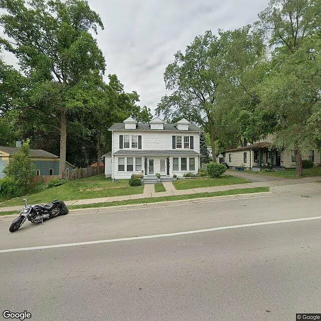 Building Photo - 201 E Cross St #1