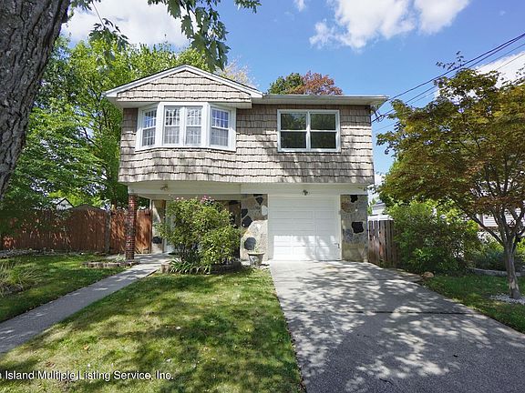 3rd image of 23 Berkley St