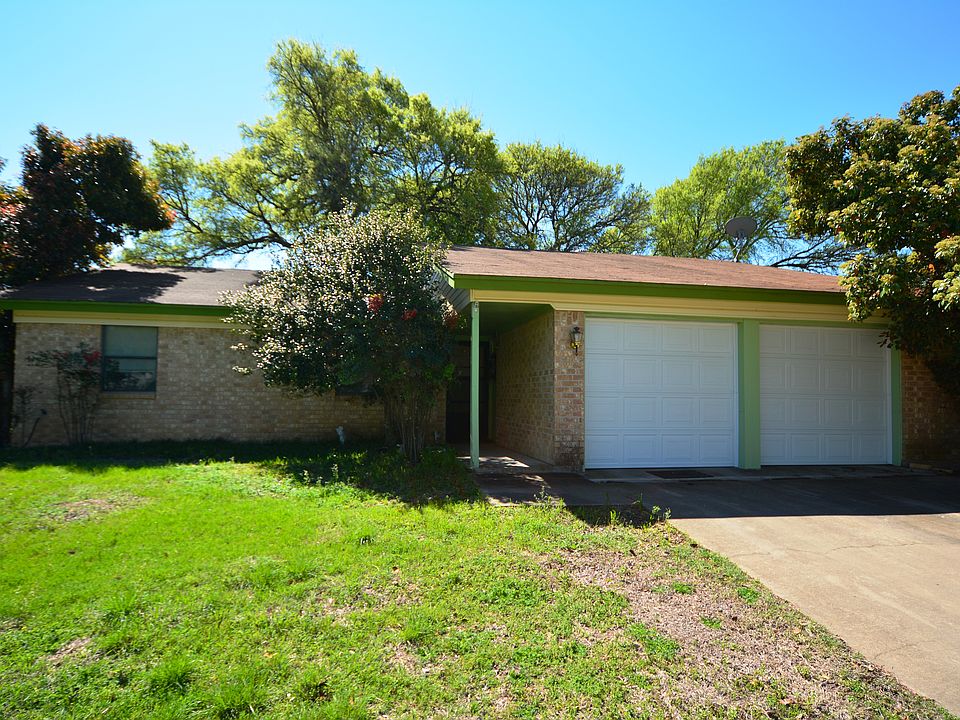 1st image of 2829 Veterans Ave