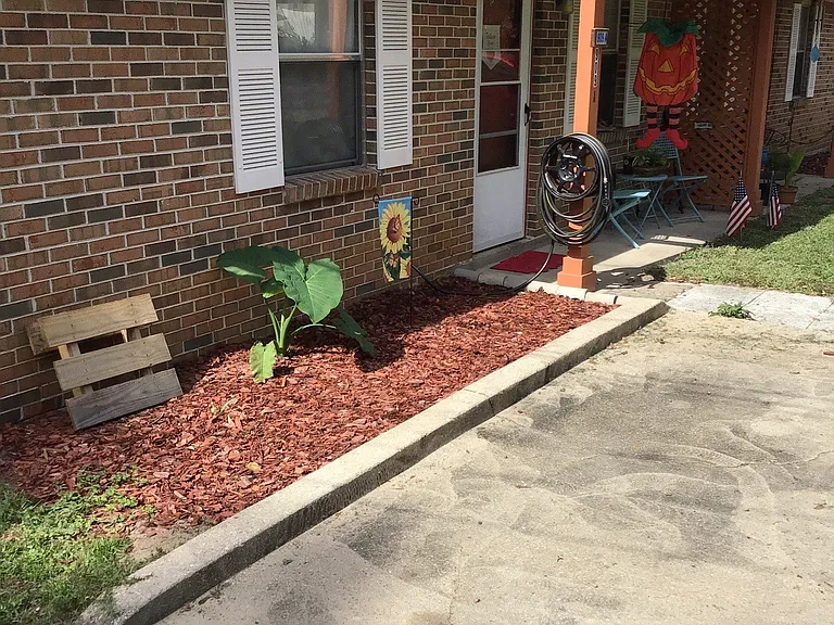 907 N 77th Ave #B — Photo 2