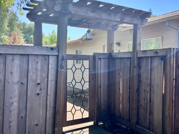 (undisclosed Address), Santa Rosa, CA 95403