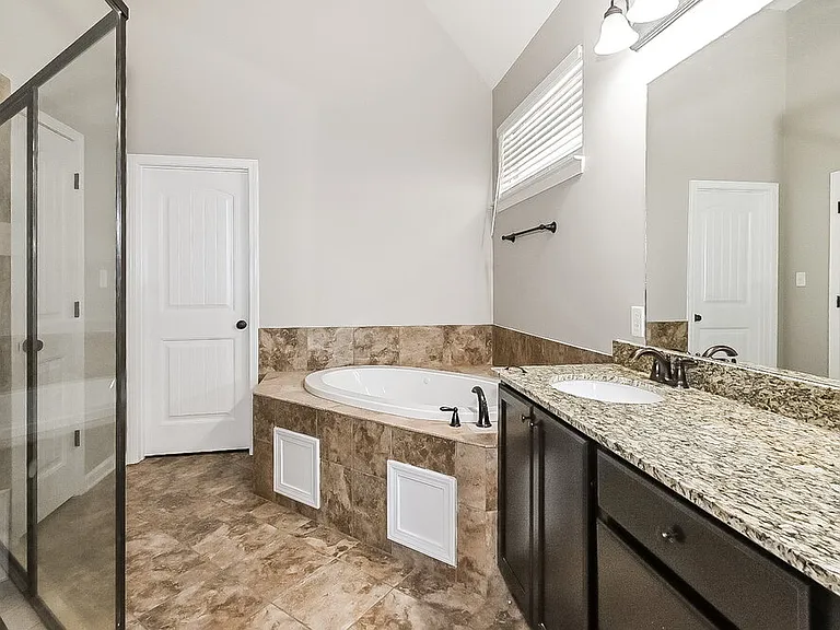 75 Briar Hollow Ln — Photo 10