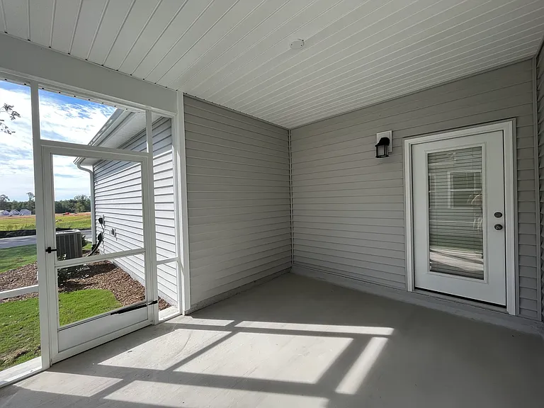 140 Edge Of Auburn Blvd — Photo 12
