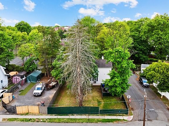 5th image of 632 Millers Ln