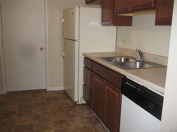 4th image of 113 Sudbury Dr