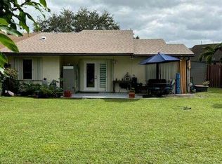 10048 SW 16th St, Hollywood, FL 33025
