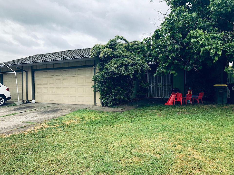 2nd image of 2808 Amherst Dr
