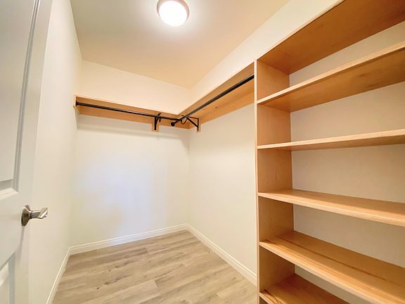 Walk-in Closet